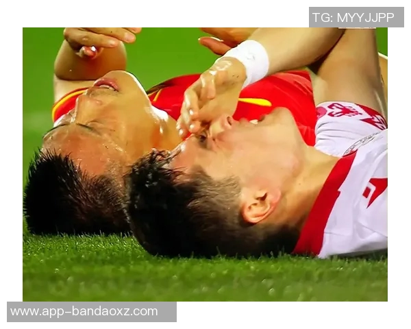 媒体人评论：亚洲杯荣誉与自信在两场比赛中遭遇重创